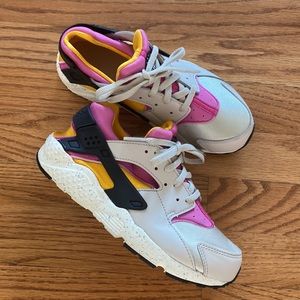 SOLD‼️ Nike girl sneakers 😍